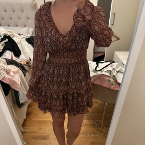 Så söt klänning - Så fin klänning från zara. Funkar både sommar och höst💕