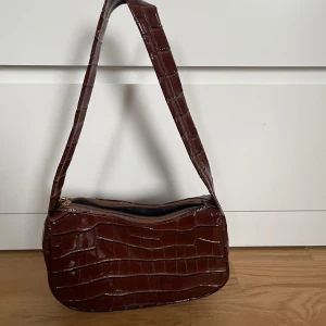 Väska - Aldrig använd, brun i nytt skick