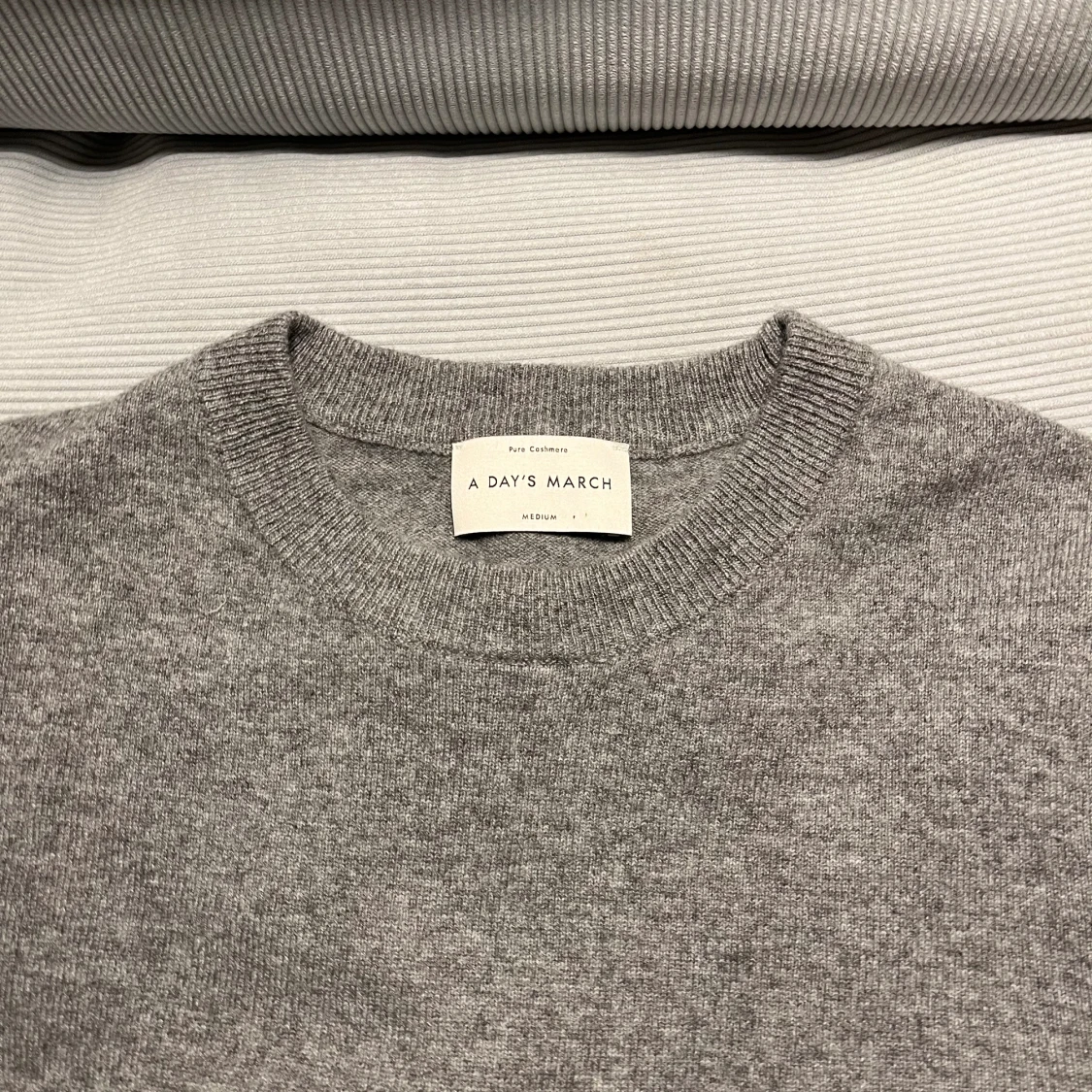 Helt ny A DAYS MARCH cashmere tröja