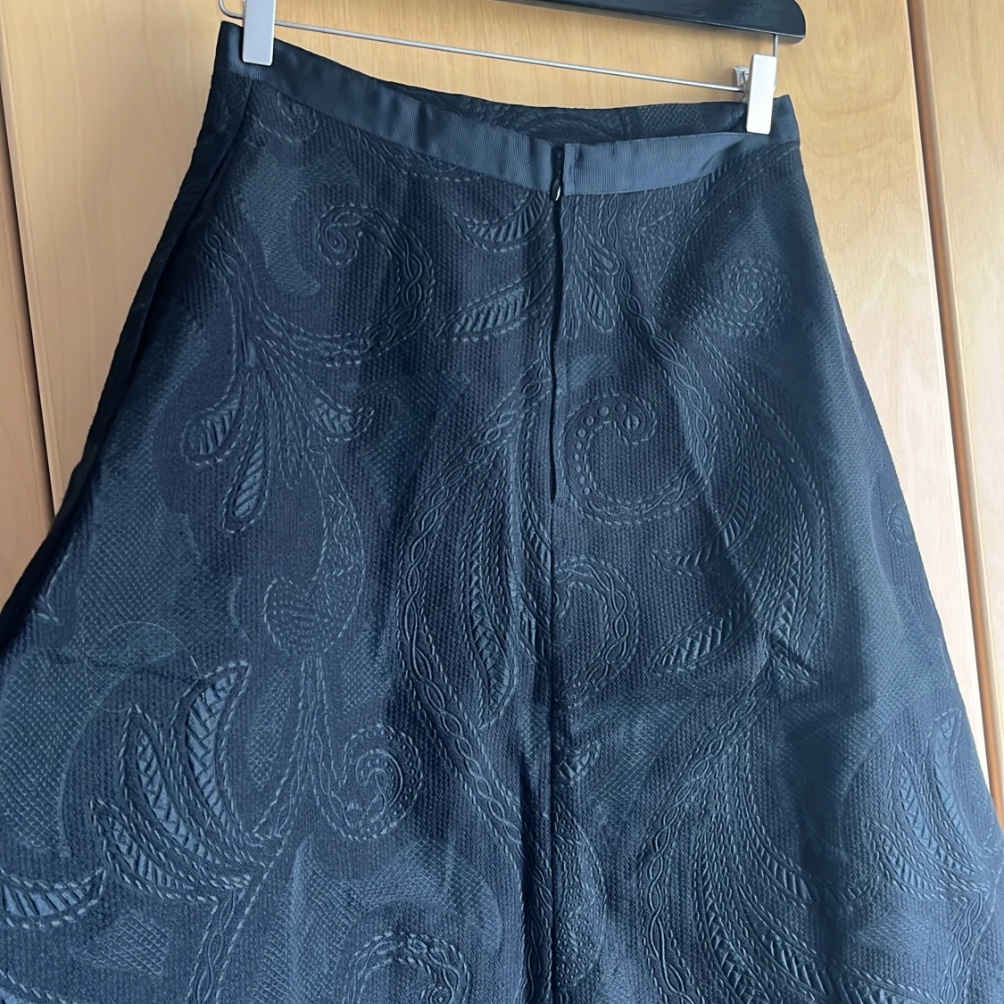  A formad svart Långkjol - 91