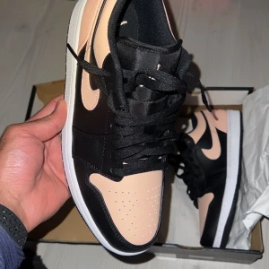 Jordan 1 low  - Helt nya i kartong storlek 43, kan skicka fler bilder vid önskemål