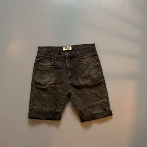 Svarta jeans shorts  - Svarta shorts för sommaren