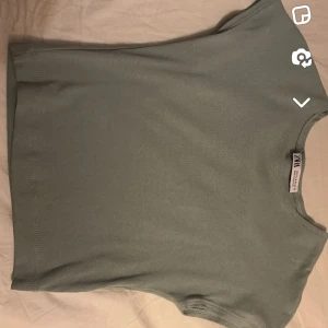 Zara toppar - Har en i beige också som finns i inlägget innan, köper man flera blir de billigare!! Storlek S på alla💗💗