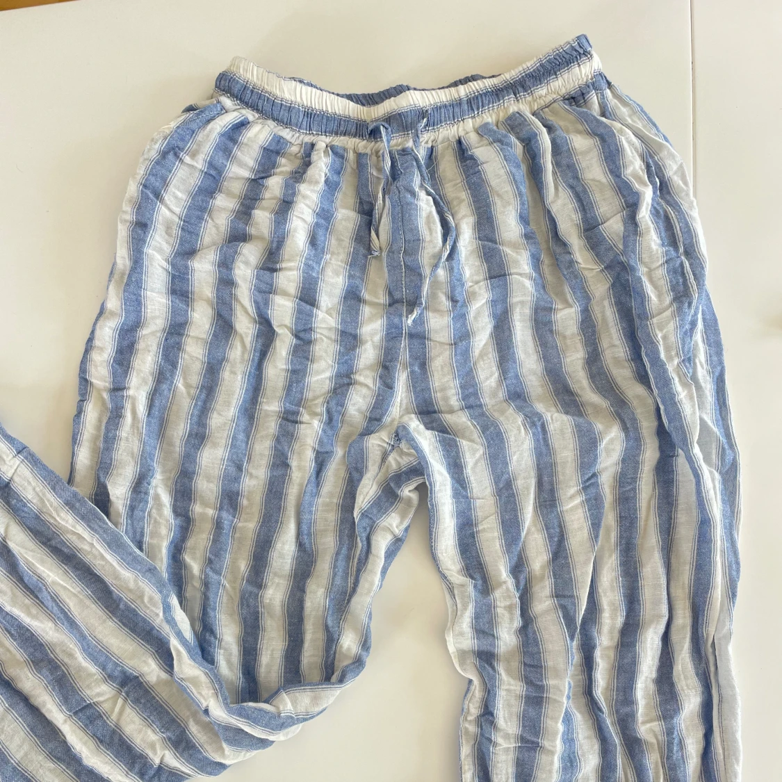 Blårandiga linnebyxor - 90