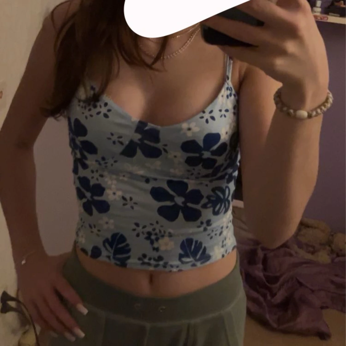 Blått blommigt linne