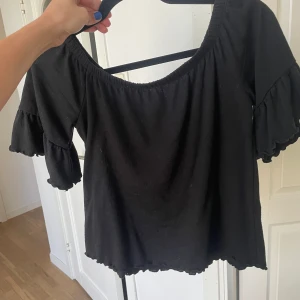 Topp från gina - Superfin topp från Gina Tricot! Xs 