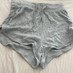 Shorts - Korta shorts