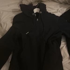 Moncler zip hoodie - Helt ny