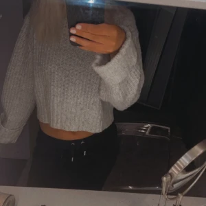 Stickad Tröja - Bra skick Ljusgrå