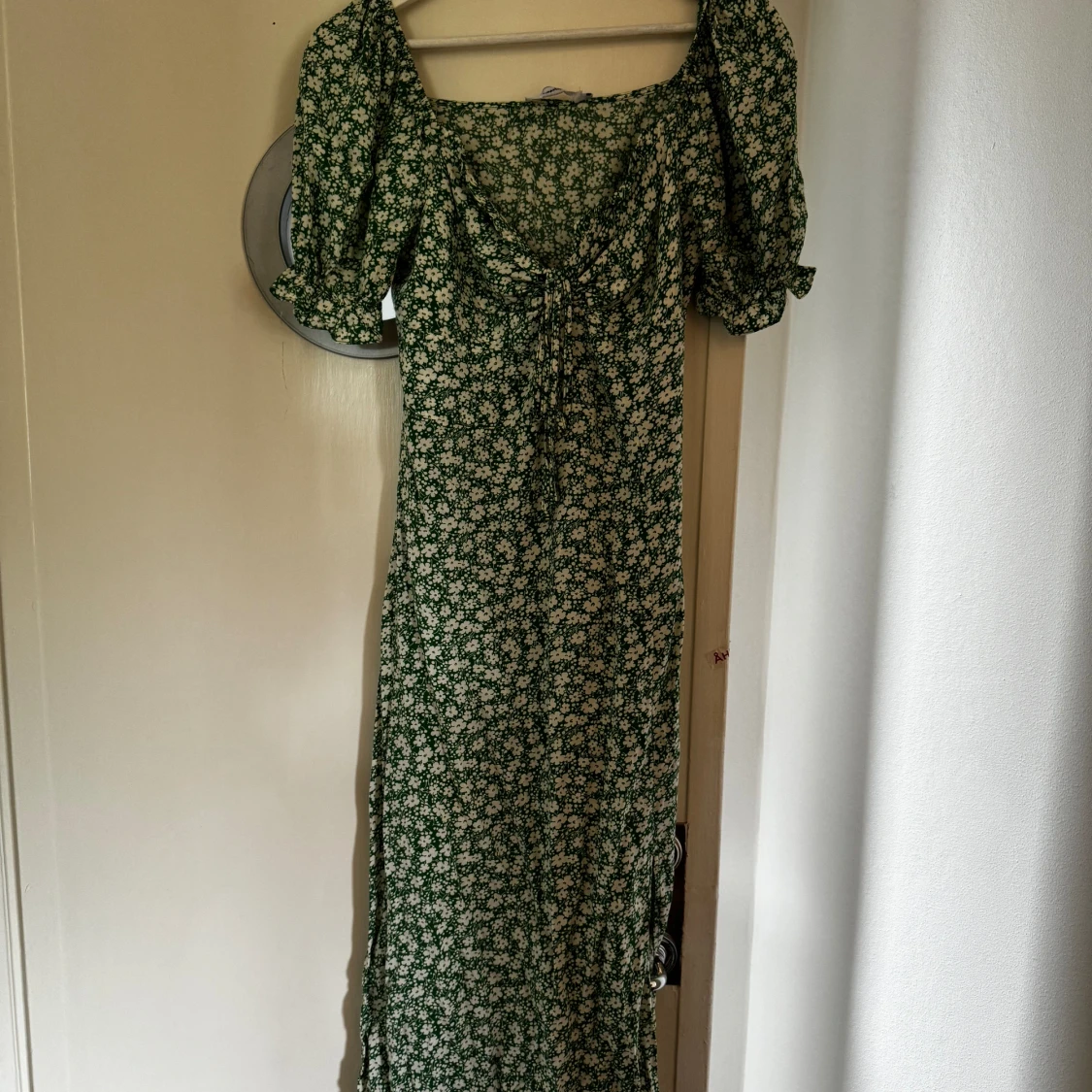 blommig klänning - 90