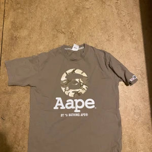 Bape T-shirt - Storlek M