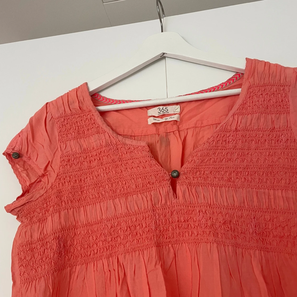 Peachfärgad topp - 90