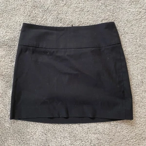 Minikjol - Minikjol perfekt nu för sommaren!! storlek M men mer som en S