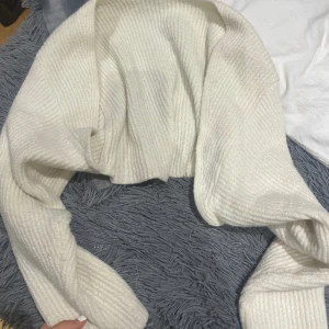 cardigan  - så fin ’’cardigan’’ ny pris 200 aldrig använd  