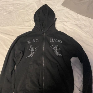 Blinglucid Rhinestone hoodie - Inga defekter. Skriv vid intresse o frågor.