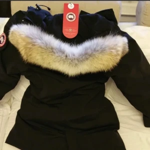 Canada goose jacka med kvitto oanvänd. - Stl XS/S
