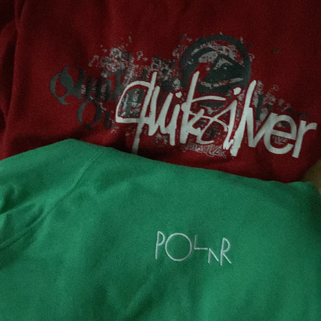 Polar hoodie och Quicksilver tröja