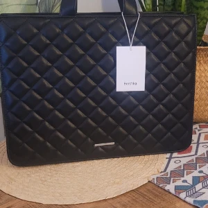 Ny bershka väska. - ny bershka väska. 45x31 cm. 