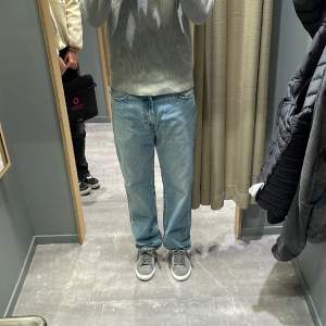 Sköna levis 501 jeans som tyvärr är snäppet för stora på mig.  Knappt använda. Nypris 1299kr