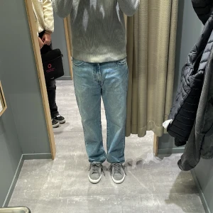 Levis 501 - Sköna levis 501 jeans som tyvärr är snäppet för stora på mig.  Knappt använda. Nypris 1299kr