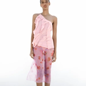 Rosa volang topp  - Säljer denna söta rosa volangtoppen från Zara  🎀använd enstaka gång