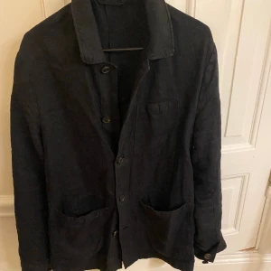 Overshirt massimo dutti - Snygg linne overshirt från massimo dutti, i mörkblå, storlek M, passar även L, nypris 1500