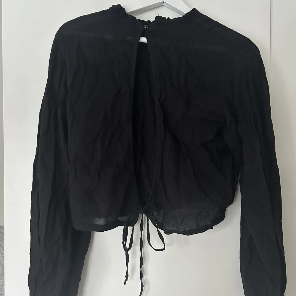 Blus med öppen rygg - 90