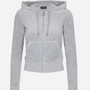 Juicy Couture kofta - Säljer min gråa Juicy kofta i storleken xs då den inte kommer till användning längre, kom privat för frågor eller annat