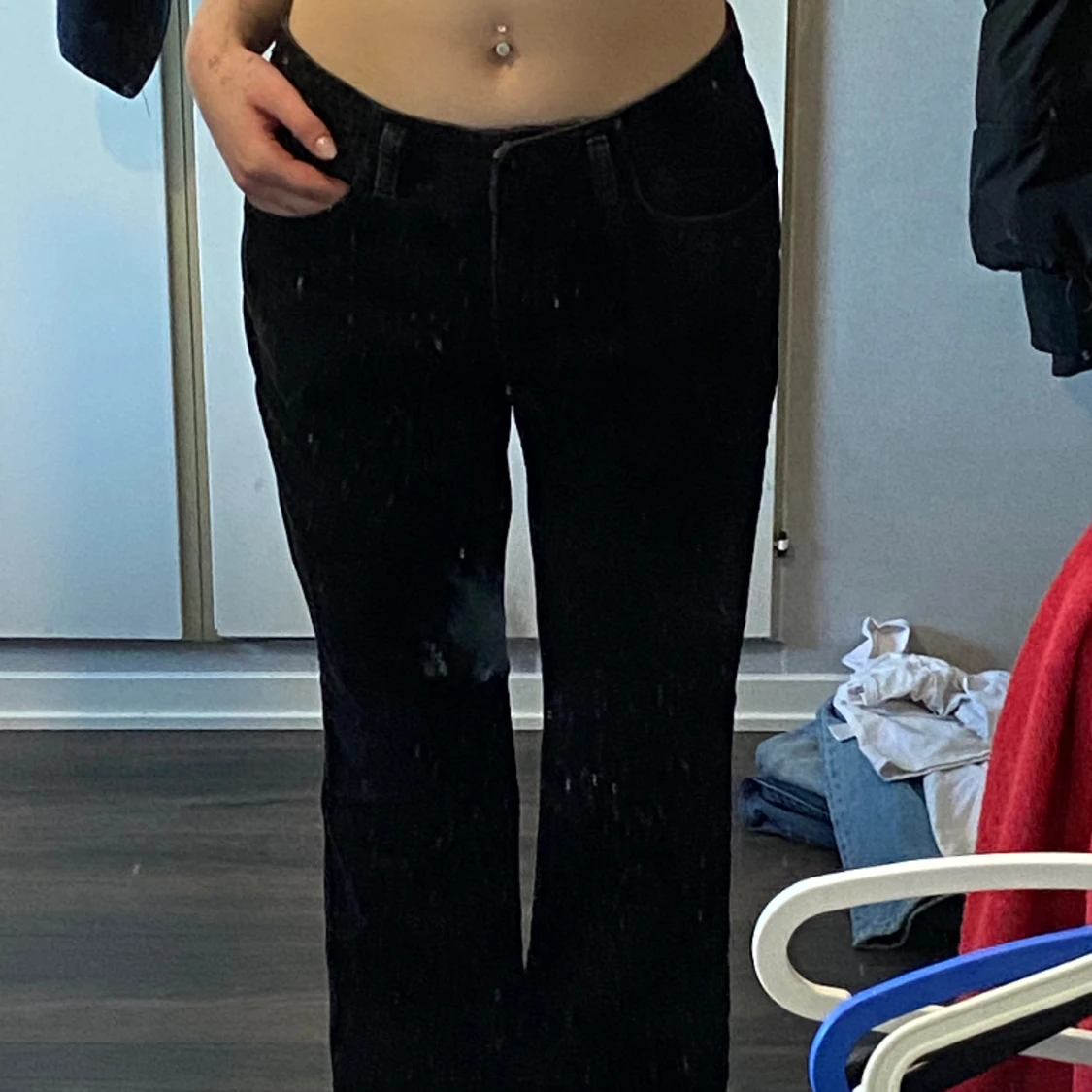 Svarta ribbade ”finare” jeans  - 90