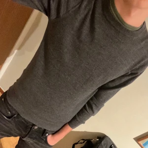 Stickad tröja - Säljer nu denna skit snygga cashmere-blend tröja från magasin du nord. Den är i otroligt bra skick. Ny pris 1300, mitt pris 449kr! ✌️🍾