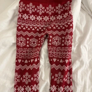 Underställ - Virala rusta underställ. Aldrig använd bara testat! Super skön material för så billigt. Säljer pga kommer inte till användning. Storlek S för 35kr nypris: 60kr