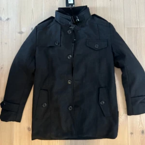 Indigo jacka (helt ny) - Helt ny indigo jacka, aldrig använd + prislapp. 10/10 skick, storlek M.