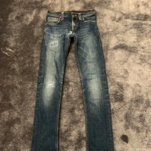 Nudie jeans 10/10 skick köpte dom för 1500 mitt pris 600 storlek 25/32 - 10/10 strl 25/32