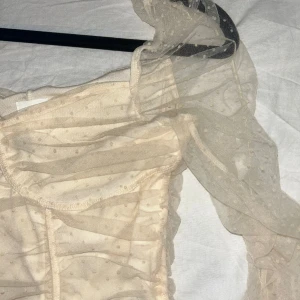 Topp - Beige/rosa topp i storlek xs 