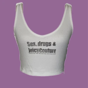 Graphic tanktop - Egentryckt linne med strass! Går att tvätta! 