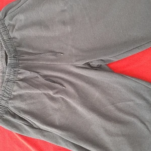 Pyjamasshorts  - M pyjamas short i marin blå i bilden var de mer mörkare än vad de är i verkligheten passar till sommar /pris kan dusikteras 