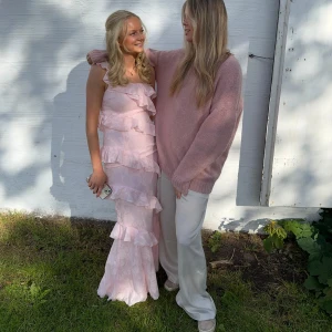 Klänning - Sååå fin ljusrosa klänning, köpt på Bohoo! Använd 1 gång så ser ut som ny! 💞💞