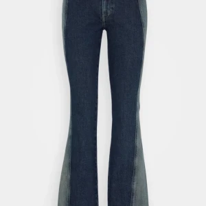 Weekday jeans - jeans från weekday i modellen utopia. Slutsålda överallt! Tyvärr var de lite för stora då jag missförstod storleken