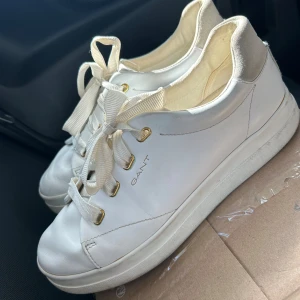 Gant skor - Bra skick bara lite smutsiga. Nypris 1200kr!