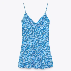 Zara sommarklänning - Slutsåld Klänning från Zara i storlek S. 