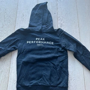 Peak performance hoodie - Bra skicka