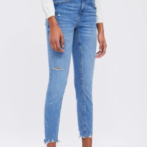 Zara jeans - Som nytt skick! Strl 34.   Finns i Örebro men kan fraktas överallt! ☺️