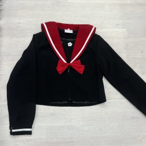 Kavaj fr kawaiishop - • oanvänd • jättefint material • köpt fr kawaii shop för 399kr