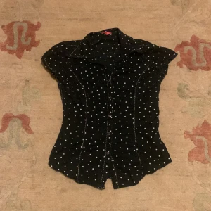 Söt topp - Jättesöt topp💕 Storlek M, men passar även en storlek S