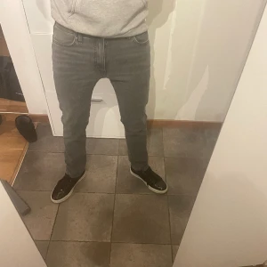 Lee jeans - Lee jeans i storlek 31/32 i gott skick använda 5 gånger