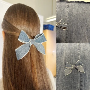 Rosett i jeans - Vår senaste produkt som är rosetter utav jeans. Finns i olika storlekar och färger. 59kr/st