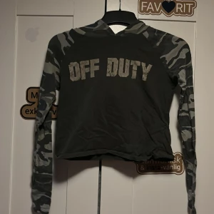 Magtröja med huva - Nästan aldrig använd 