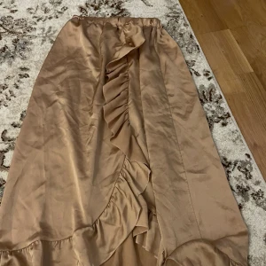 Kjol - Skit snygg kjol till sommaren