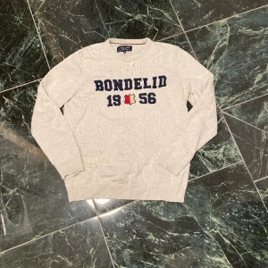 Stickad tröja Bondelid - Snygg stickad tröja från Bondelid i bra skick! Ca 8/10. Storlek L. Schysst pris!👊