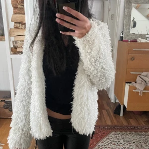 Vit jacka - Vit jacka storlek S